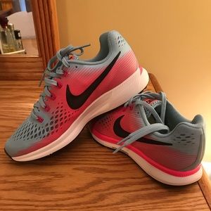 Brand NWOT. Nike sneakers